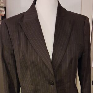 Brown Pinstripe Blazer & Skirt Suit 23$ Size 6 Benneton